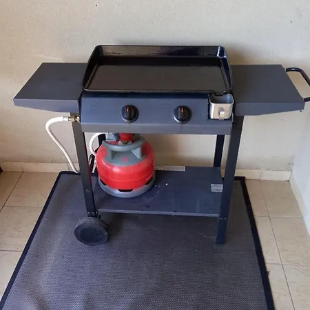 With Pool Air Conditioning Wifi And Garage