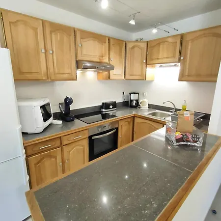 With Pool Air Conditioning Wifi And Garage Apartment