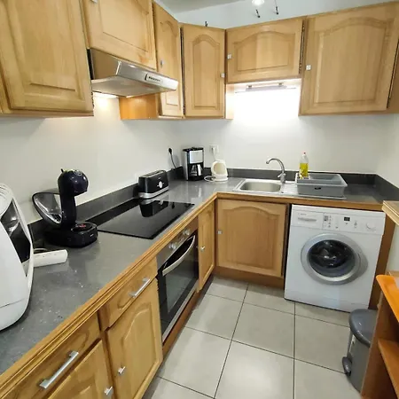 Apartment With Pool Air Conditioning Wifi And Garage